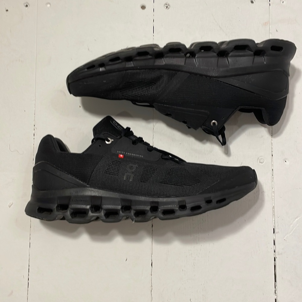 On Cloudstratus sz 13
